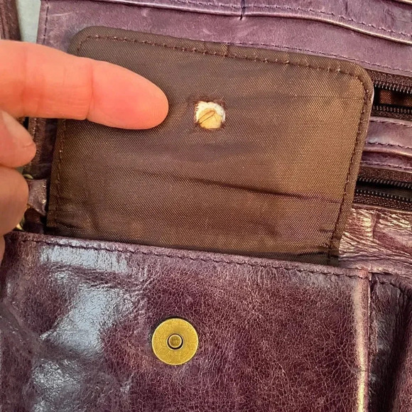 DANIER Leather Crossbody Bag - Picture 7 of 10